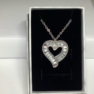 Beautiful silver plated heart rhinestone necklace